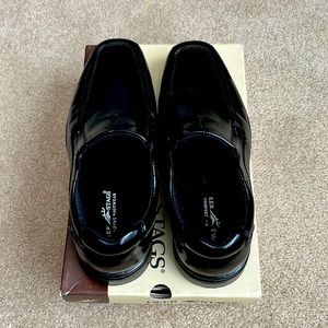 Like new boys Deer Stag dress shoes